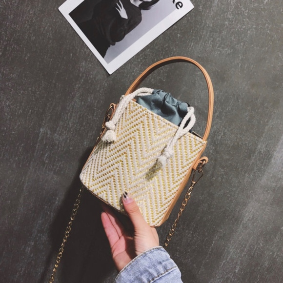 Rattan handmade bucket - Picture 5 of 8